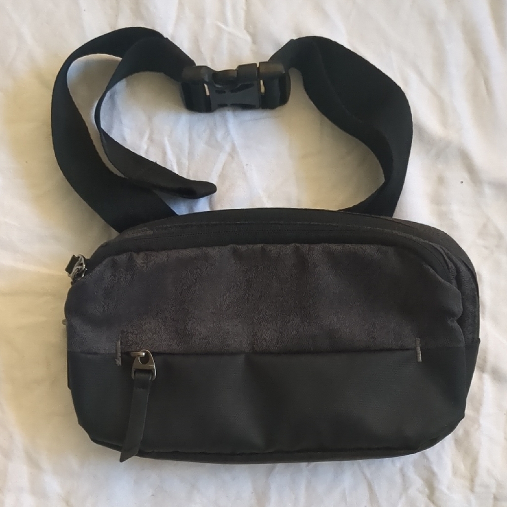 Qube Sherpani Cross Body/Hip Pack